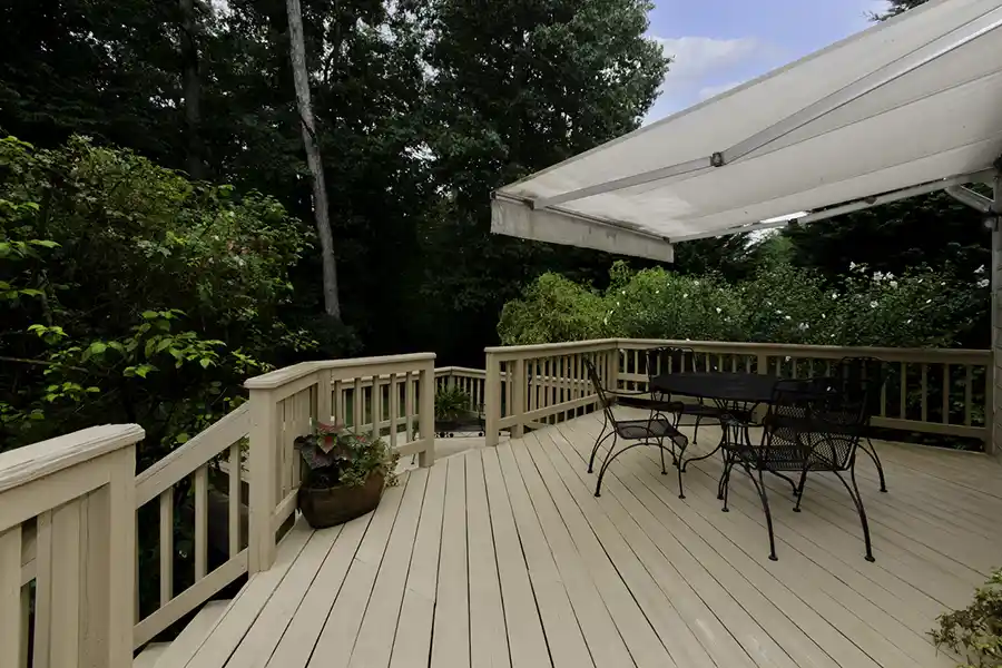 How Deck Building Services Enhance Outdoor Living Spaces in Herndon, KY